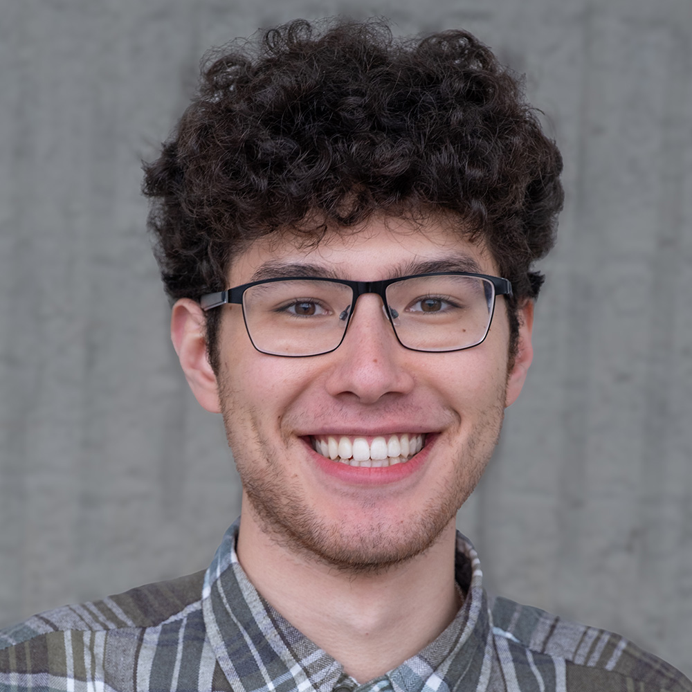 Noah Lindblom_Headshot_2026_Website